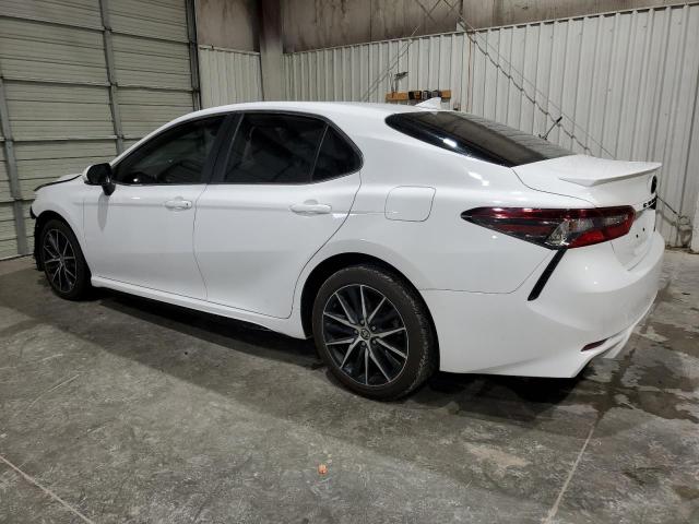 4T1G11AK5RU855232 - 2024 TOYOTA CAMRY SE NIGHT SHADE WHITE photo 2