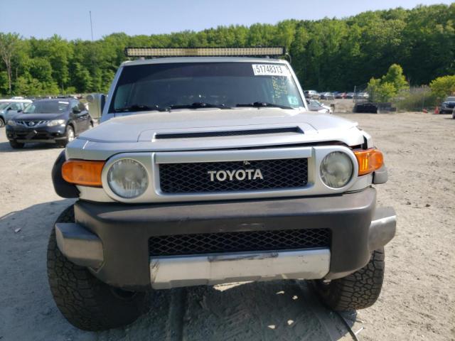 JTEBU11F470010669 - 2007 TOYOTA FJ CRUISER WHITE photo 5