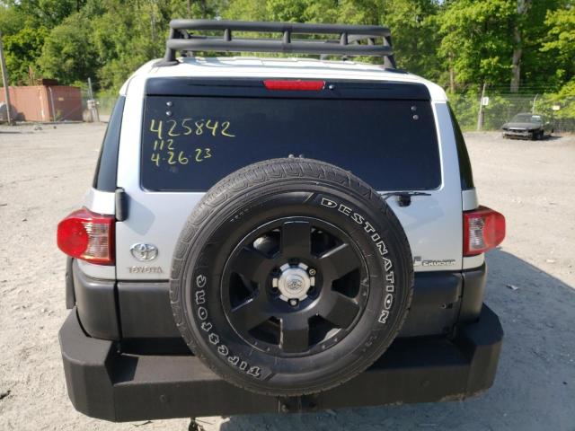 JTEBU11F470010669 - 2007 TOYOTA FJ CRUISER WHITE photo 6