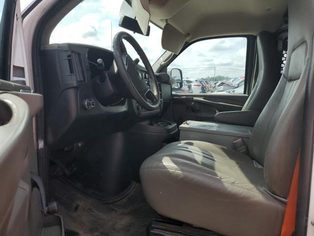 1GCWGFCA2D1902954 - 2013 CHEVROLET EXPRESS G2 WHITE photo 7