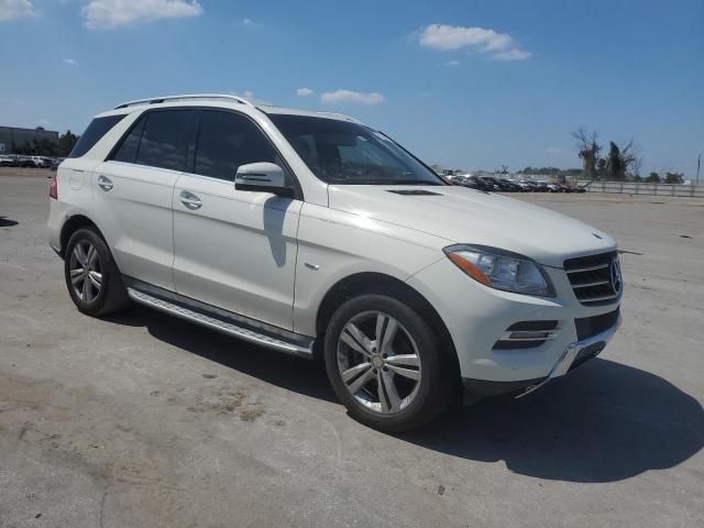 4JGDA5HB2CA005020 - 2012 MERCEDES-BENZ ML 350 4MATIC WHITE photo 4
