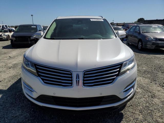 5LMCJ3C95HUL63185 - 2017 LINCOLN MKC RESERVE WHITE photo 5