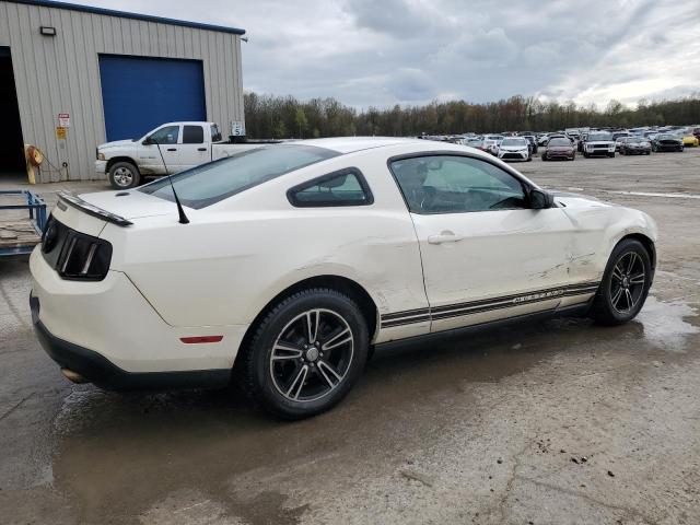 1ZVBP8AN9A5107045 - 2010 FORD MUSTANG WHITE photo 3