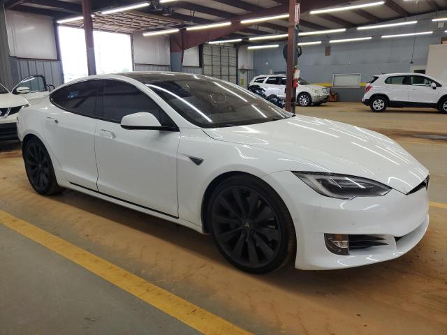 5YJSA1E26GF152592 - 2016 TESLA MODEL S WHITE photo 4