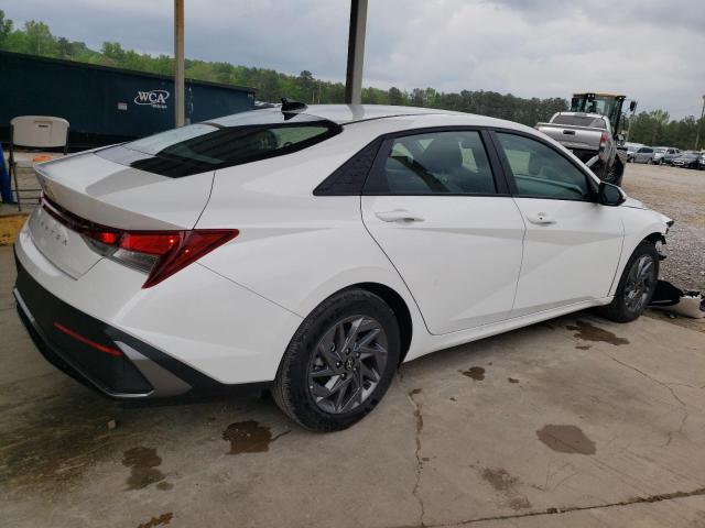 KMHLM4DG5RU659144 - 2024 HYUNDAI ELANTRA SEL WHITE photo 3