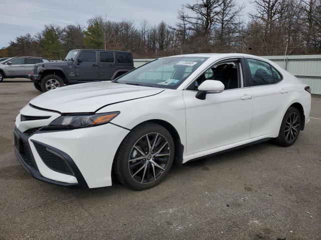 4T1G11AK3RU845864 - 2024 TOYOTA CAMRY SE NIGHT SHADE WHITE photo 1