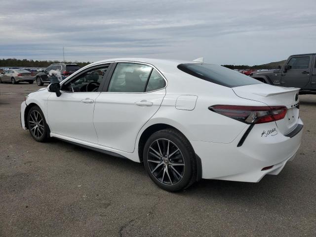 4T1G11AK3RU845864 - 2024 TOYOTA CAMRY SE NIGHT SHADE WHITE photo 2