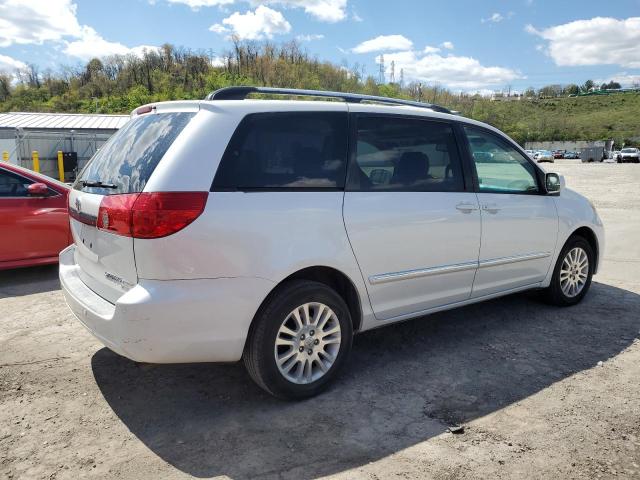 5TDBK22C28S017669 - 2008 TOYOTA SIENNA XLE WHITE photo 3