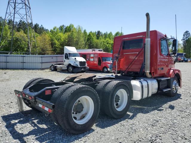 4V4NC9EH9HN991394 - 2017 VOLVO VN VNL RED photo 4