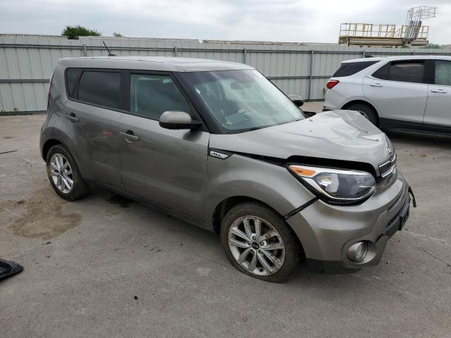 KNDJP3A58J7550261 - 2018 KIA SOUL + GRAY photo 4