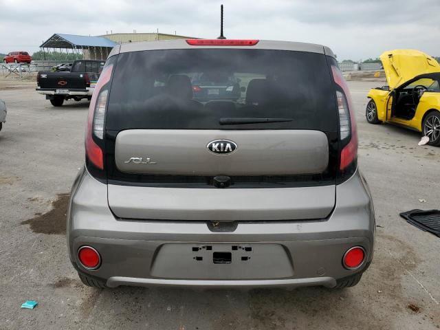 KNDJP3A58J7550261 - 2018 KIA SOUL + GRAY photo 6