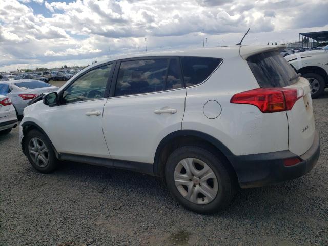 JTMZFREV2FD055159 - 2015 TOYOTA RAV4 LE WHITE photo 2