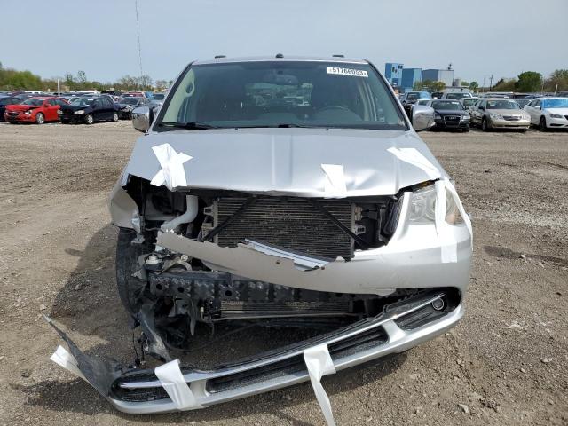 2A4RR6DG5BR667303 - 2011 CHRYSLER TOWN & COU LIMITED SILVER photo 5