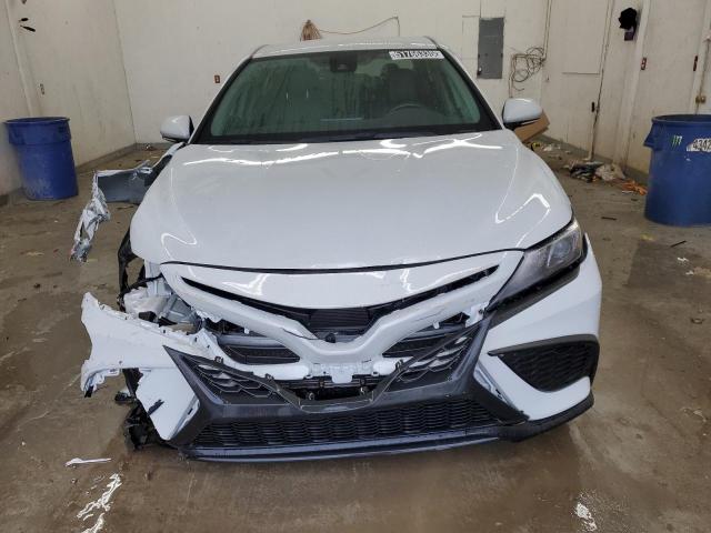 4T1G11AK9PU127846 - 2023 TOYOTA CAMRY SE NIGHT SHADE WHITE photo 5