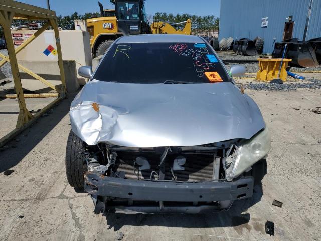 4T1BF3EK1BU705626 - 2011 TOYOTA CAMRY BASE SILVER photo 5