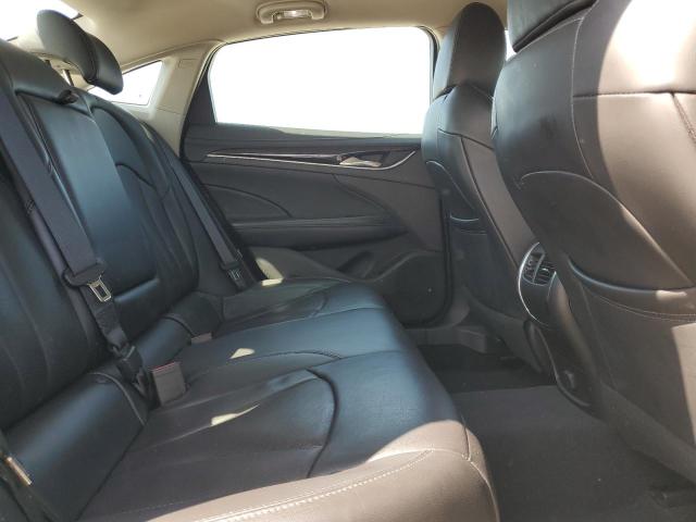 1G4ZP5SZ9JU128853 - 2018 BUICK LACROSSE ESSENCE Blanc photo 10