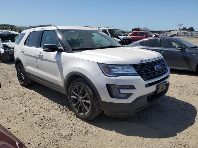 1FM5K7DH1HGD56559 - 2017 FORD EXPLORER XLT WHITE photo 4