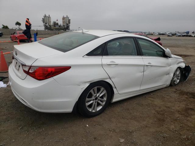 5NPEB4AC6DH569010 - 2013 HYUNDAI SONATA GLS WHITE photo 3