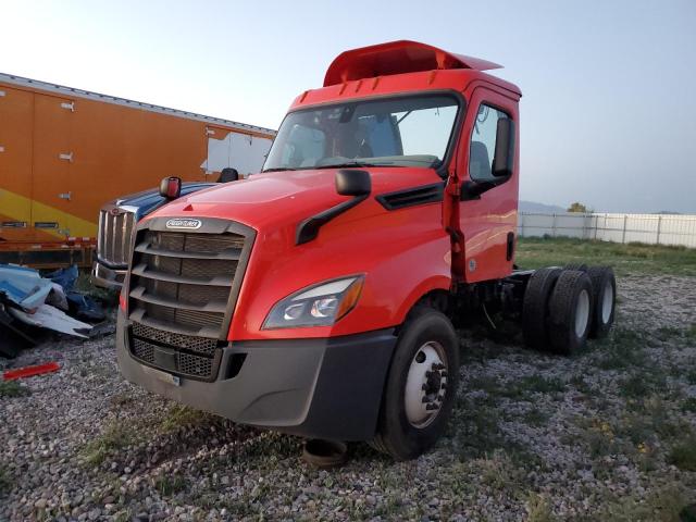 3AKJHLDV8KSKW1508 - 2019 FREIGHTLINER CASCADIA 1 RED photo 2