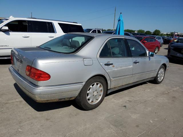 WDBJF65H6XA855373 - 1999 MERCEDES-BENZ E 320 SILVER photo 3