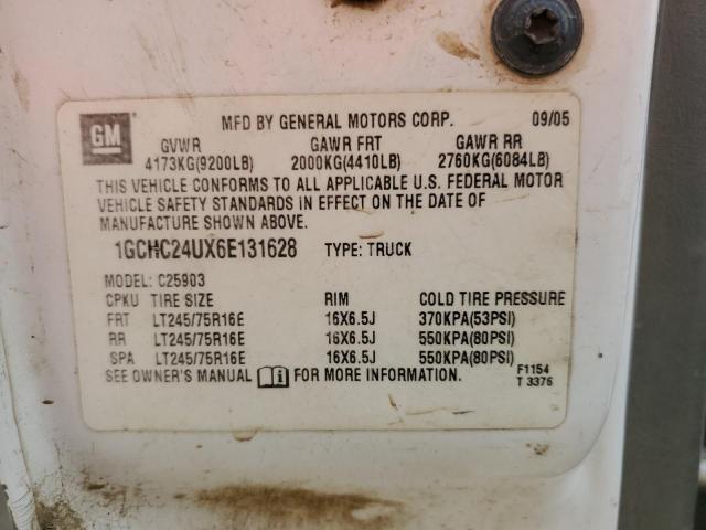 1GCHC24UX6E131628 - 2006 CHEVROLET SILVERADO C2500 HEAVY DUTY WHITE photo 12