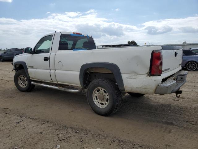 1GCHC24UX6E131628 - 2006 CHEVROLET SILVERADO C2500 HEAVY DUTY WHITE photo 2