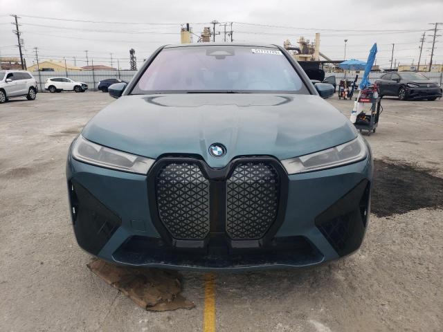 WB523CF07RCR72663 - 2024 BMW IX XDRIVE50 TEAL photo 5