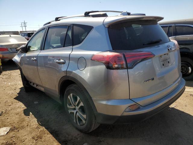 JTMBFREV2JJ203581 - 2018 TOYOTA RAV4 LE SILVER photo 2