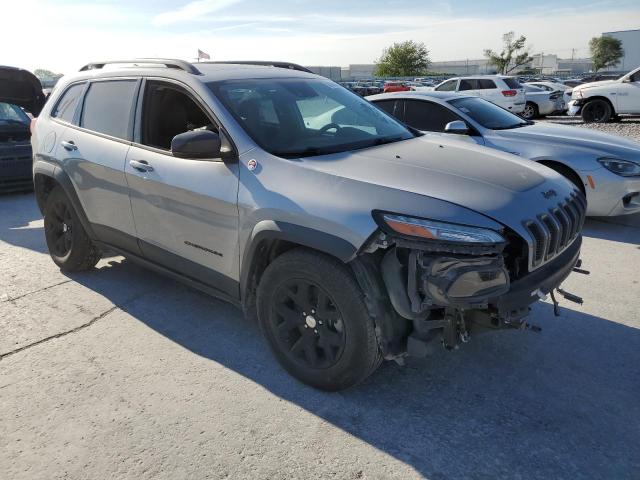 1C4PJMBS8HW521672 - 2017 JEEP CHEROKEE TRAILHAWK SILVER photo 4