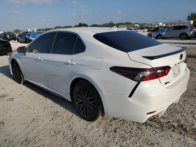 4T1G11AKXRU213539 - 2024 TOYOTA CAMRY SE NIGHT SHADE WHITE photo 2
