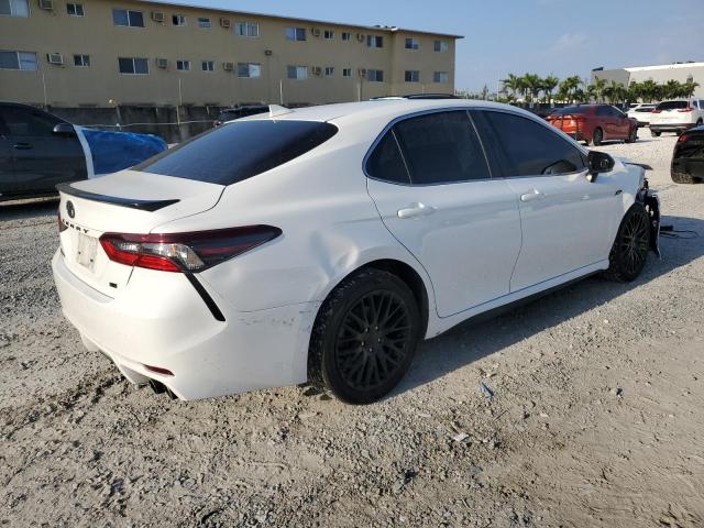 4T1G11AKXRU213539 - 2024 TOYOTA CAMRY SE NIGHT SHADE WHITE photo 3