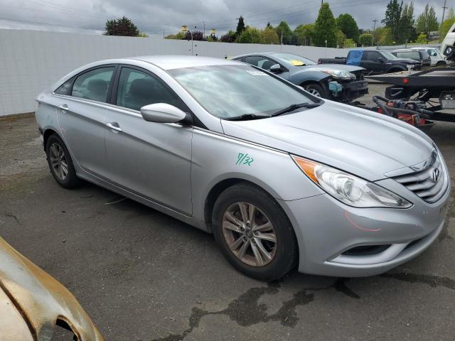 5NPEB4AC6DH762273 - 2013 HYUNDAI SONATA GLS SILVER photo 4