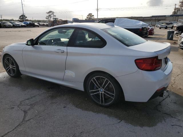 WBA2J5C55JVC07286 - 2018 BMW M240I Ақ фото 2