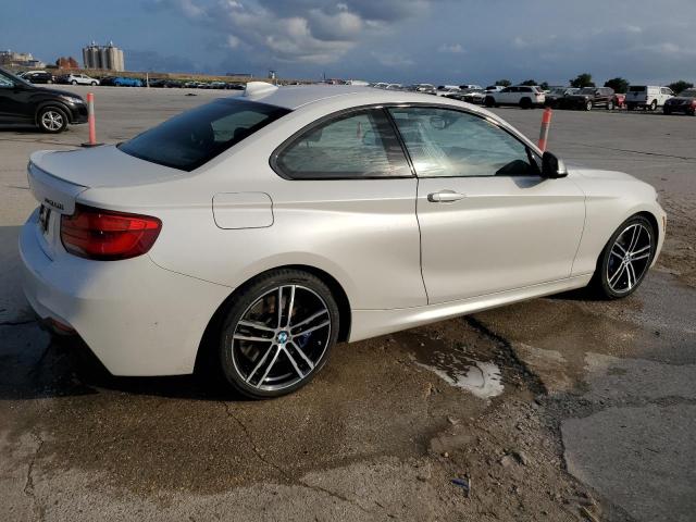 WBA2J5C55JVC07286 - 2018 BMW M240I Ақ фото 3