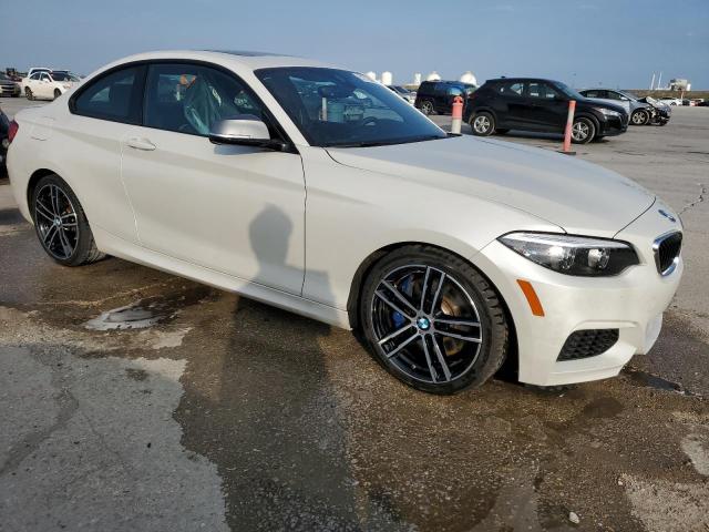 WBA2J5C55JVC07286 - 2018 BMW M240I Ақ фото 4
