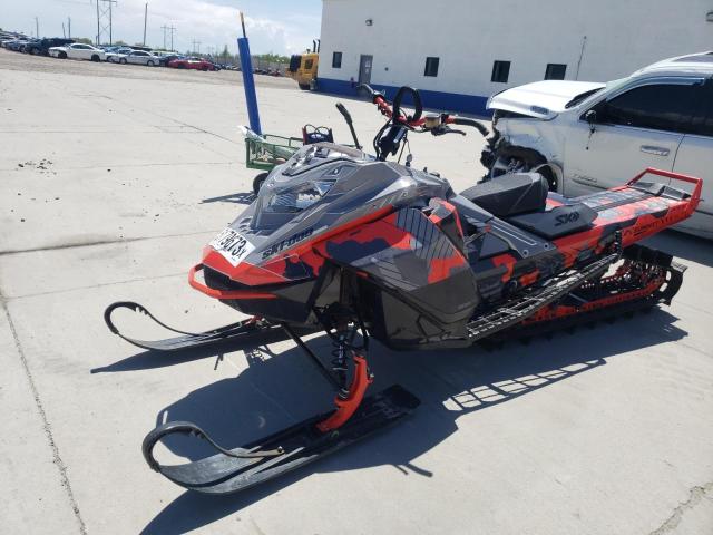 2BPSTJMB2MV000490 - 2021 SKI DOO SUMMIT X E TWO TONE photo 2