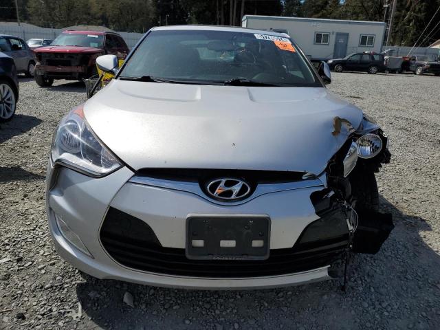 KMHTC6AD7HU321378 - 2017 HYUNDAI VELOSTER SILVER photo 5