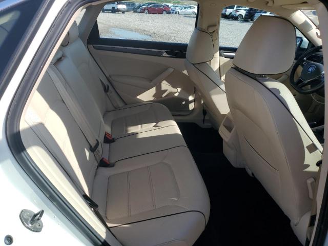 1VWDT7A32HC084128 - 2017 VOLKSWAGEN PASSAT R-LINE Սպիտակ լուսանկար 10