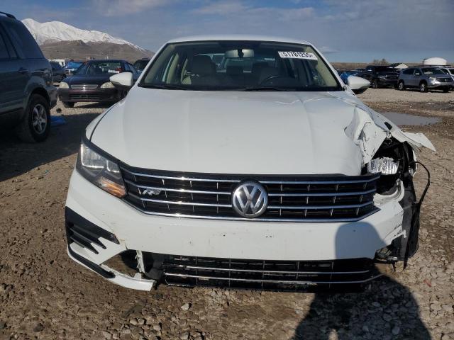 1VWDT7A32HC084128 - 2017 VOLKSWAGEN PASSAT R-LINE Սպիտակ լուսանկար 5