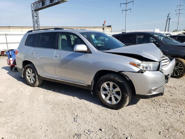 5TDBK3EH5BS056843 - 2011 TOYOTA HIGHLANDER BASE SILVER photo 4