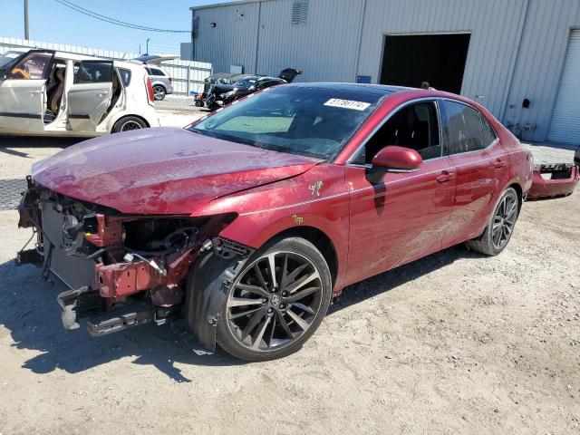 4T1B61HK7JU535917 - 2018 TOYOTA CAMRY XSE BURGUNDY photo 1