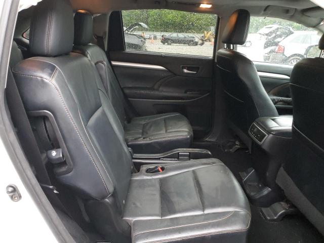 5TDKKRFH5GS138743 - 2016 TOYOTA HIGHLANDER XLE WHITE photo 11
