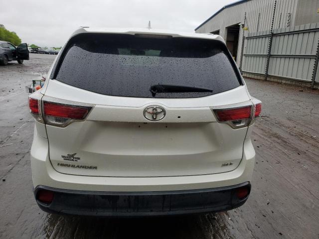 5TDKKRFH5GS138743 - 2016 TOYOTA HIGHLANDER XLE WHITE photo 6
