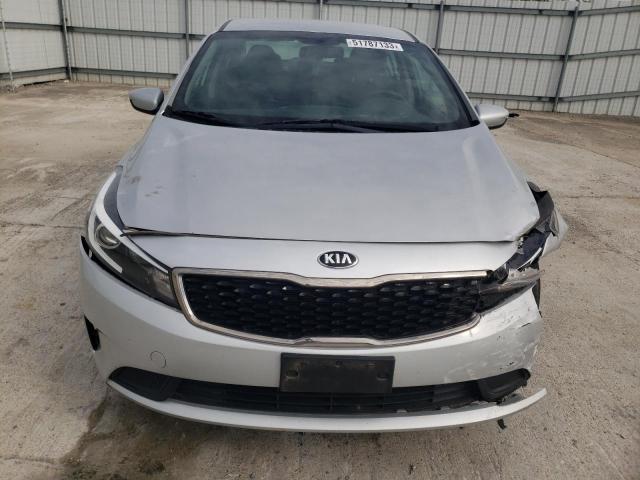 3KPFL4A74HE131682 - 2017 KIA FORTE LX SILVER photo 5