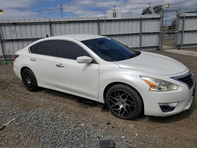 1N4AL3APXFC211048 - 2015 NISSAN ALTIMA 2.5 WHITE photo 4