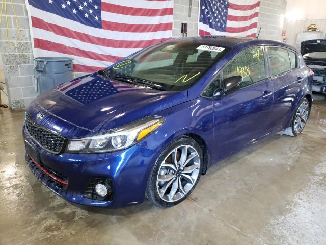 3KPFN5A38HE139619 - 2017 KIA FORTE EX BLUE photo 2