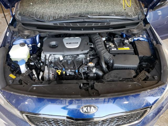 3KPFN5A38HE139619 - 2017 KIA FORTE EX BLUE photo 7