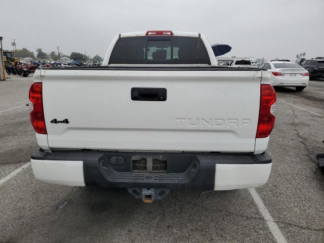5TFUY5F18HX605779 - 2017 TOYOTA TUNDRA DOUBLE CAB SR/SR5 WHITE photo 6