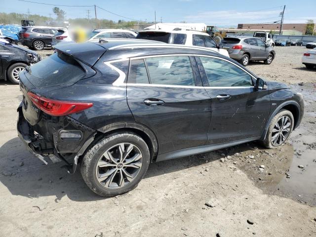SJKCH5CR9HA020392 - 2017 INFINITI QX30 BASE 黑色 照片 3
