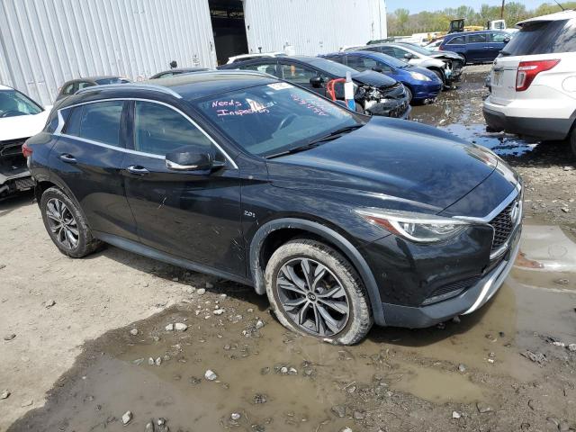 SJKCH5CR9HA020392 - 2017 INFINITI QX30 BASE 黑色 照片 4